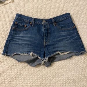 Levi’s mid-rise 501 cut off shorts